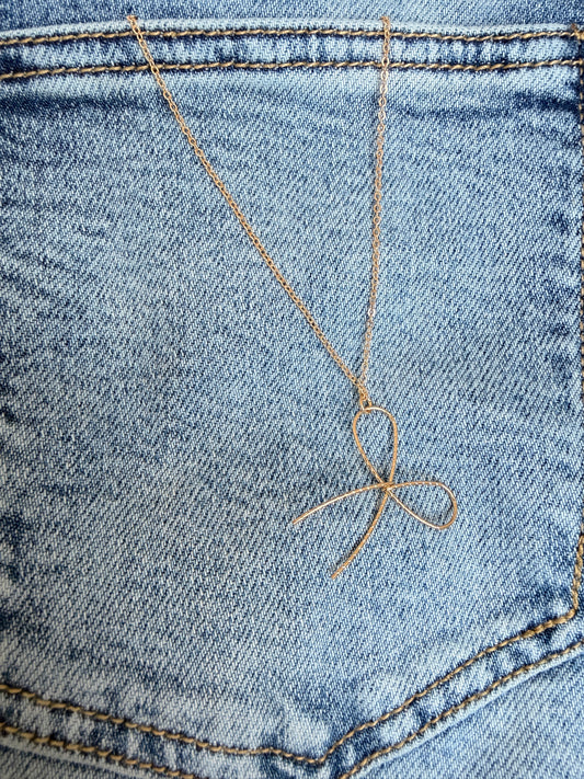 G Bow Thin Chain Necklace